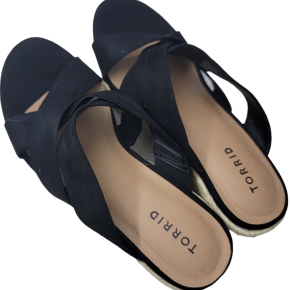 Torrid woman's size 9WW with 4 inch wedge heel slip on sandals 1 inch at toes. - Picture 8 of 9